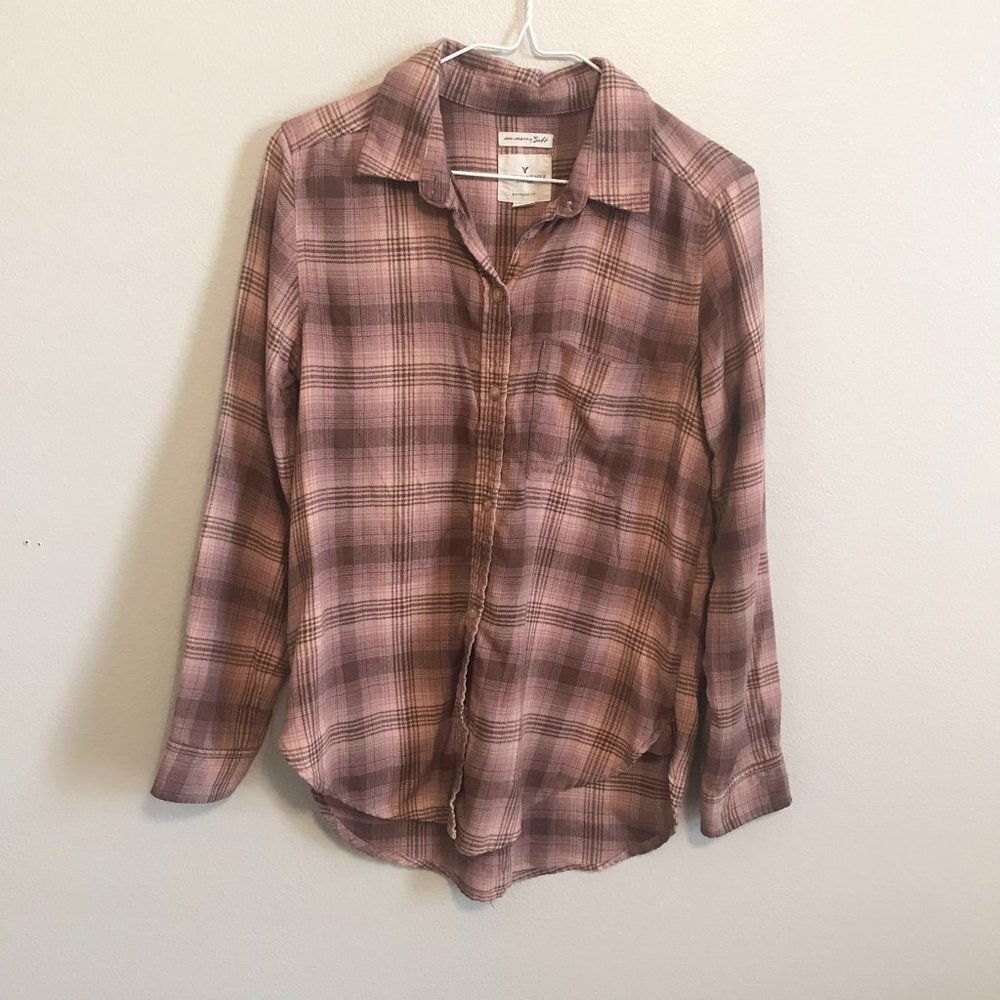 AMERICAN EAGLE Ahh Mazingly Soft Pink Plaid Button Down Shirt Size Small - Picture 1 of 5